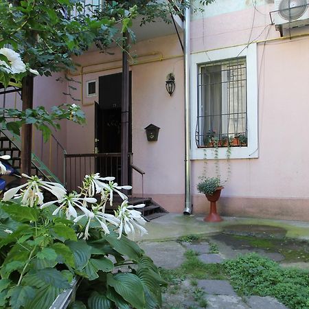 Cozy Apartment On Yevreiska Street Odessa Exterior photo